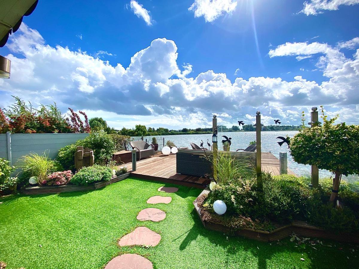 Ferienhaus Mit Wundervollem Seeblick Ferienpark Vislust Ijsselmeer Wervershoof Luaran gambar